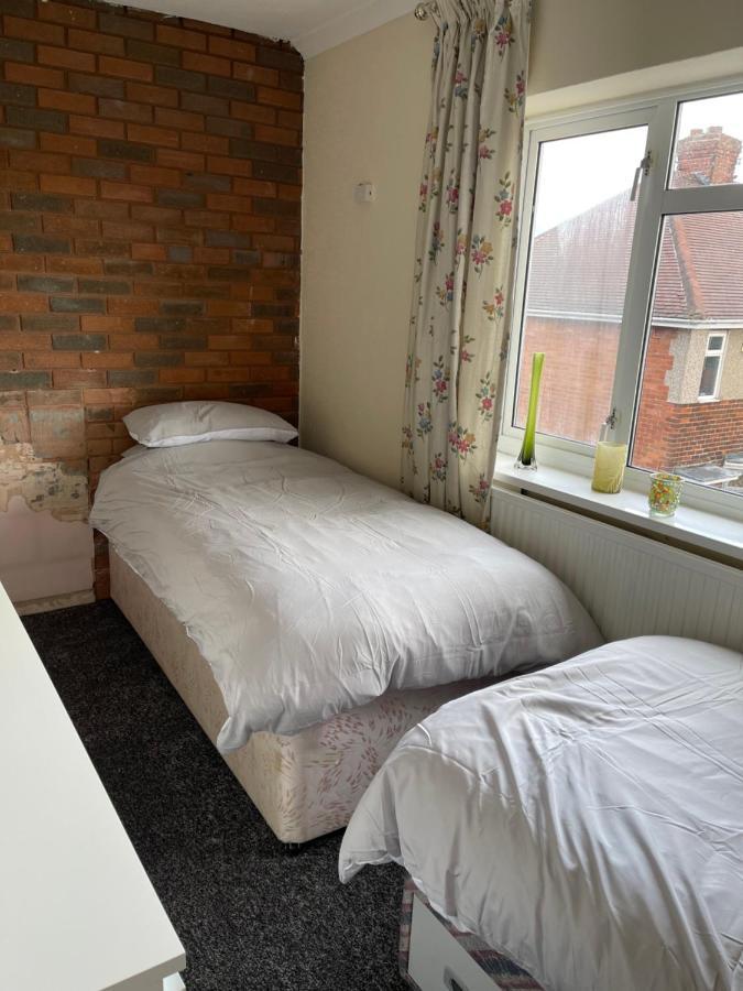 Spacious, Sleeps 17, 3 Bathrooms, Parking, Mansfield Eksteriør billede