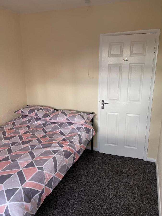 Spacious, Sleeps 17, 3 Bathrooms, Parking, Mansfield Eksteriør billede