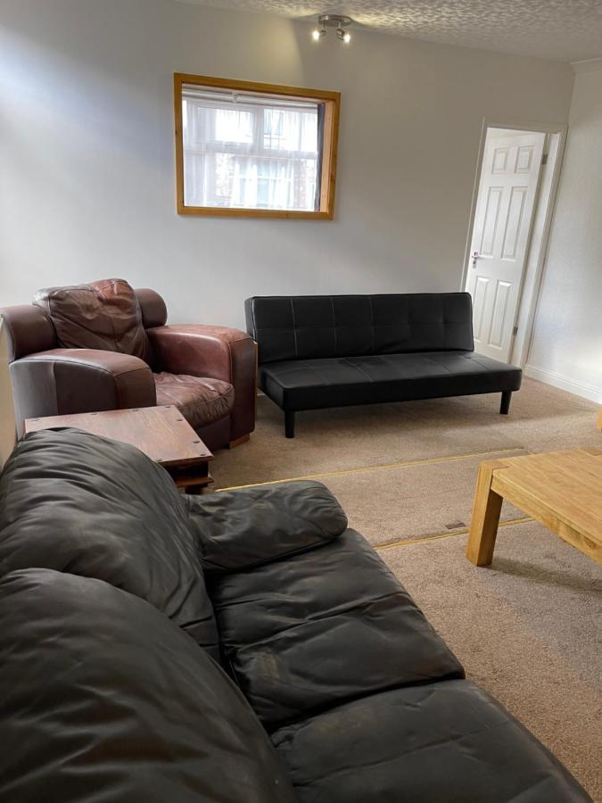 Spacious, Sleeps 17, 3 Bathrooms, Parking, Mansfield Eksteriør billede