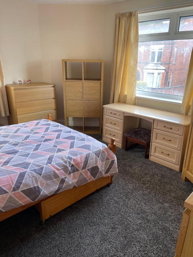 Spacious, Sleeps 17, 3 Bathrooms, Parking, Mansfield Eksteriør billede