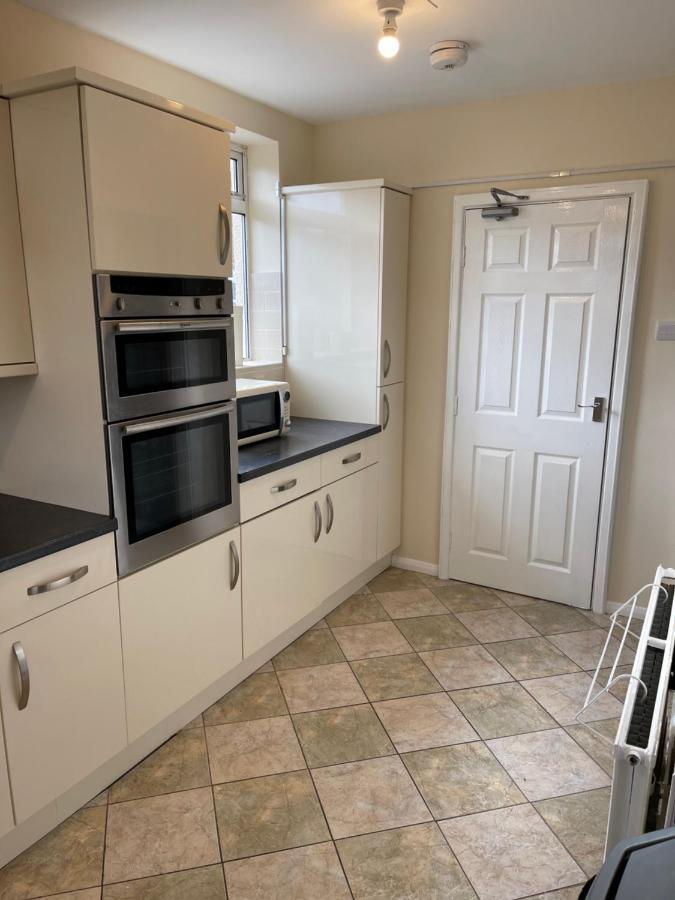 Spacious, Sleeps 17, 3 Bathrooms, Parking, Mansfield Eksteriør billede