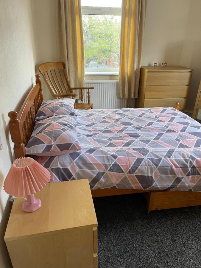 Spacious, Sleeps 17, 3 Bathrooms, Parking, Mansfield Eksteriør billede