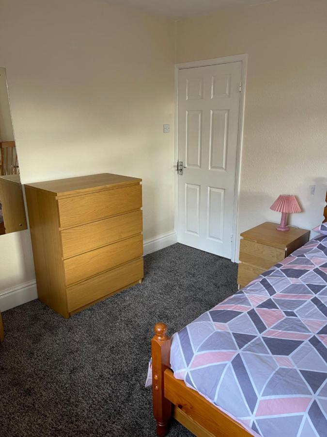 Spacious, Sleeps 17, 3 Bathrooms, Parking, Mansfield Eksteriør billede