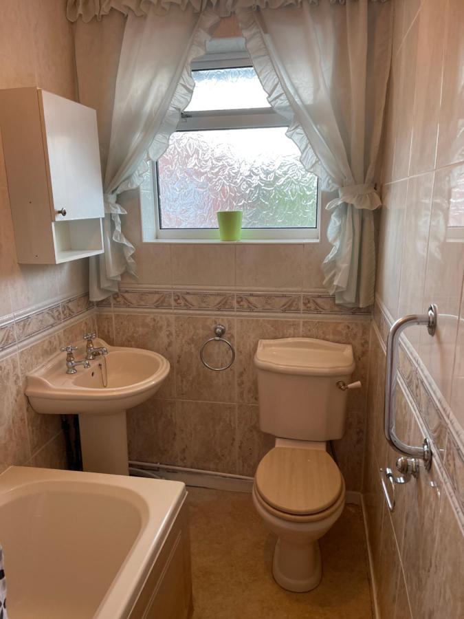 Spacious, Sleeps 17, 3 Bathrooms, Parking, Mansfield Eksteriør billede