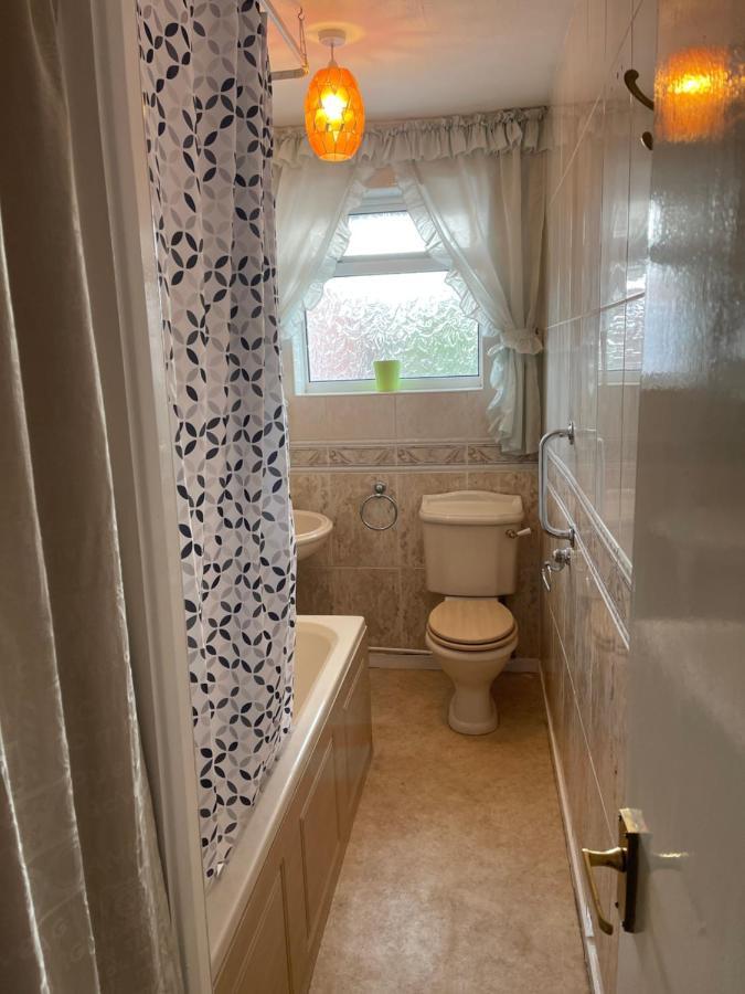 Spacious, Sleeps 17, 3 Bathrooms, Parking, Mansfield Eksteriør billede