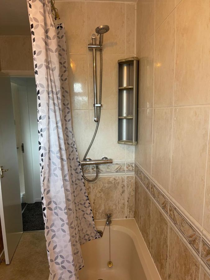 Spacious, Sleeps 17, 3 Bathrooms, Parking, Mansfield Eksteriør billede