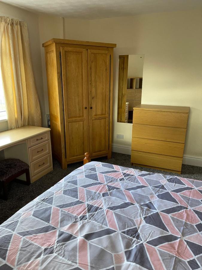 Spacious, Sleeps 17, 3 Bathrooms, Parking, Mansfield Eksteriør billede