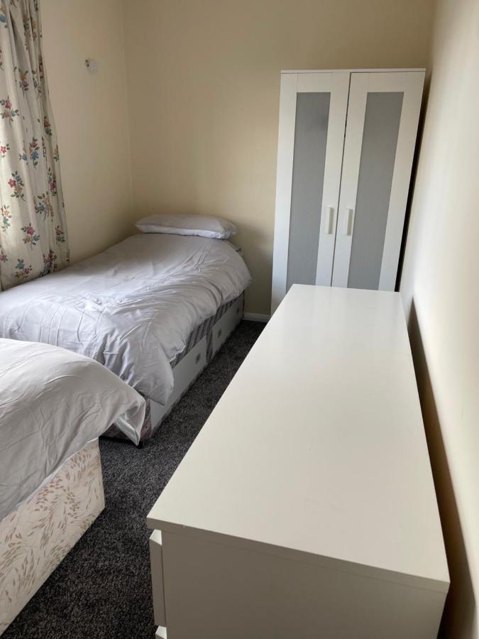Spacious, Sleeps 17, 3 Bathrooms, Parking, Mansfield Eksteriør billede